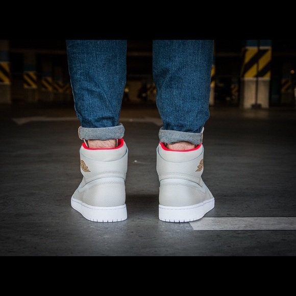 Air Jordan 1 High Yeezy Nouveau Pure Platinum - Picture 10 of 10